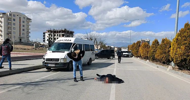Karaman’da feci kaza! Yolun karşısına geçerken minibüs çarptı: Hayatını kaybetti