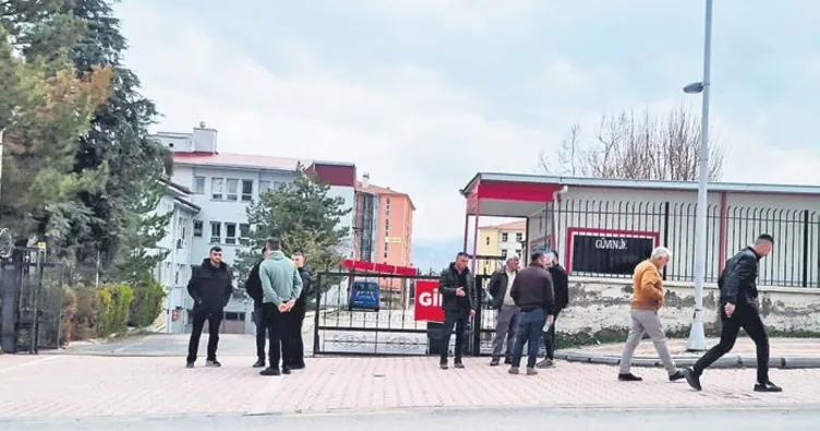 İnşaattan düşen işçi öldü