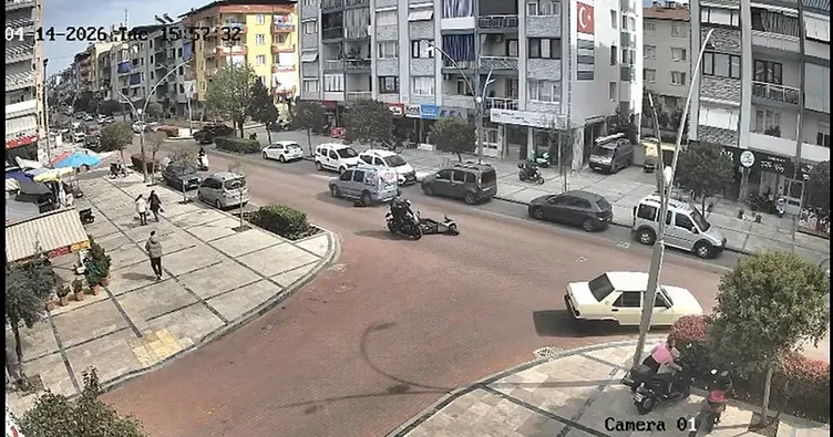 Manisa’da feci kaza: Kontrolden çıkan motosikletli kamyonetin altında kaldı! 17 yaşındaki genç hayatını kaybetti