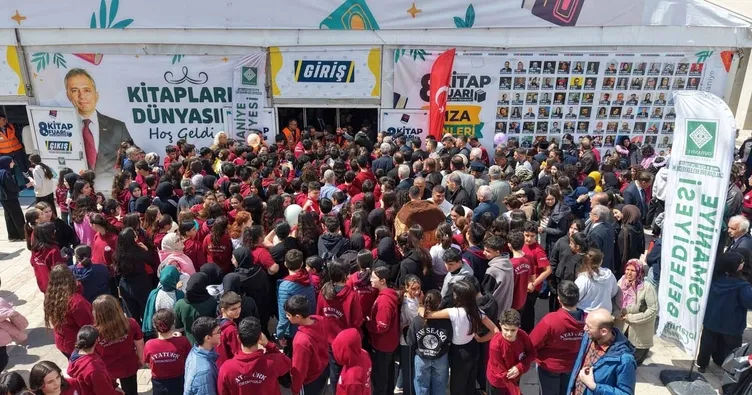 8’inci kitap fuarı 3 günde 30 bin ziyaretçiyi ağırladı