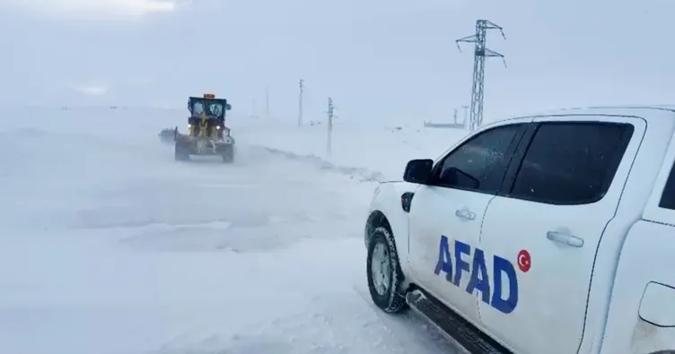 AFAD ve Ardahan İl Özel İdaresi’nden kar mesaisi! Mahsur kalanlar kurtarıldı