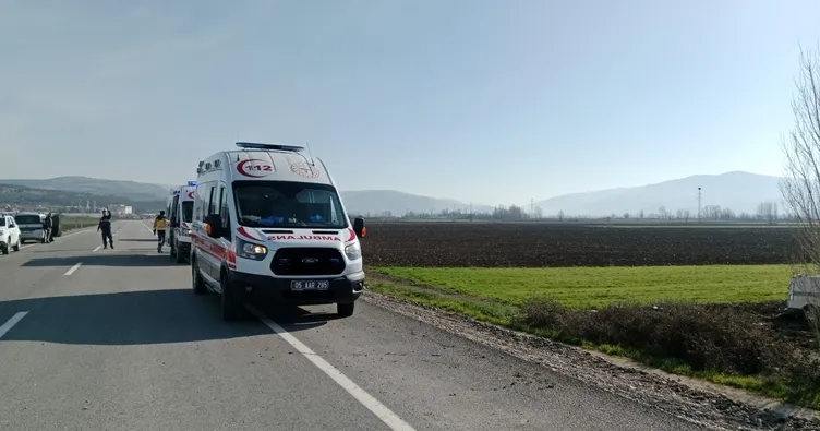 Amasya’da feci kaza: Panelvan tarlaya uçtu! 8 Yaralı