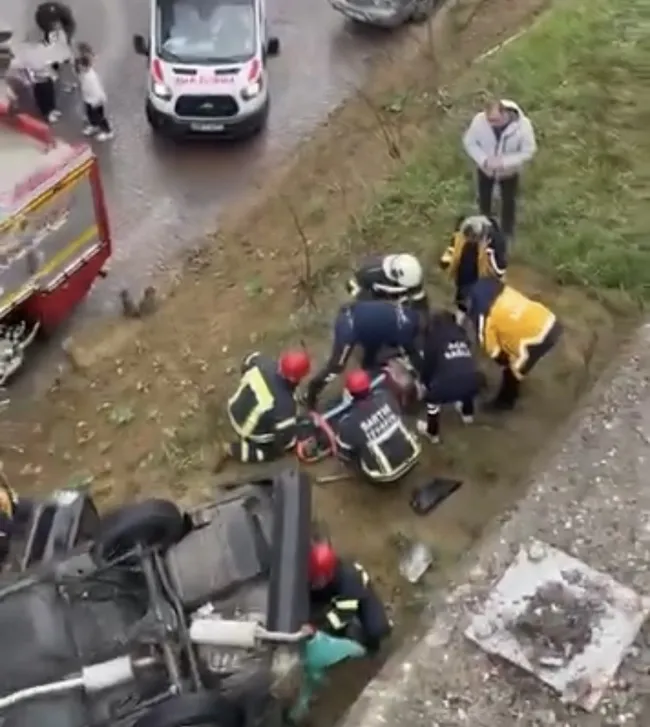 bartinda-feci-kaza-otomobil-kayganlasan-yolda-istinat-duvarini-asarak-dustu-1-yarali-1774002373588.jpg (1320×1476)