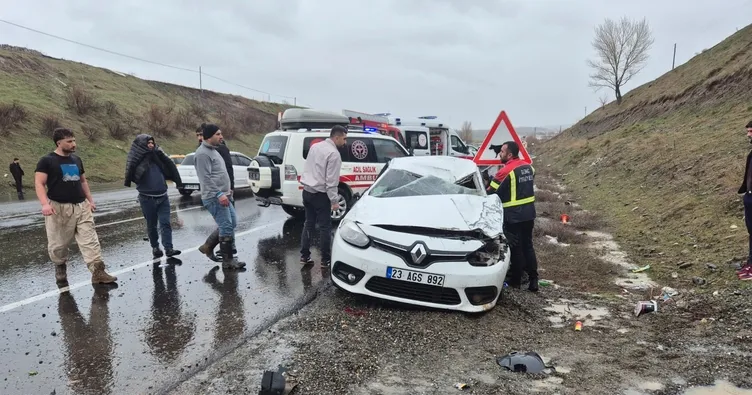 Bingöl’de otomobil devrildi: 3 yaralı