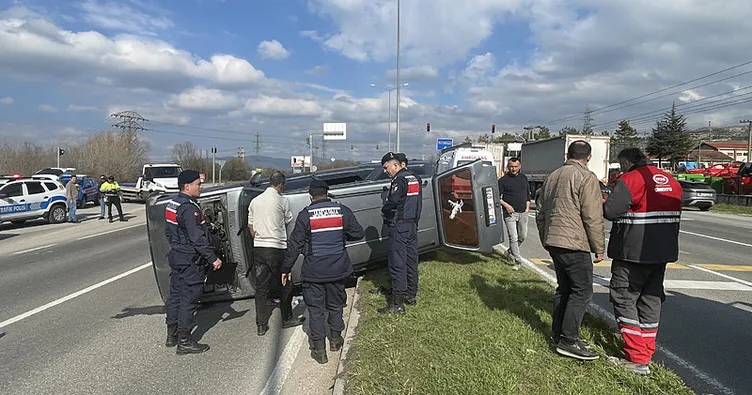 Bolu’da kamyonla otomobil çarpıştı: 6’sı çocuk 9 kişi yaralandı