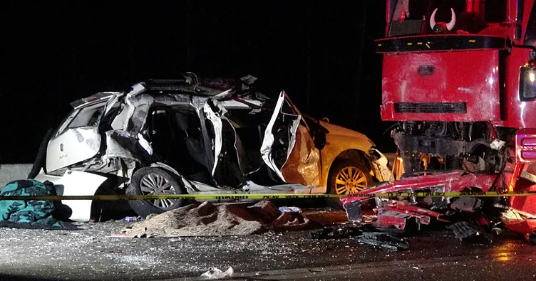 Burdur’da otomobil ile kamyon çarpıştı: 1 kişi öldü, 4 kişi yaralandı