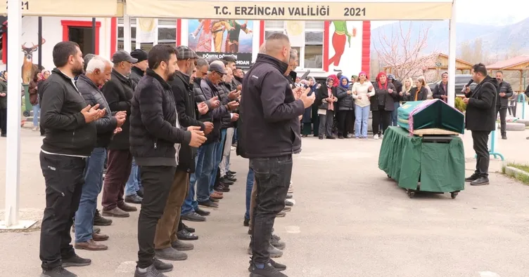 Cinayete kurban giden genç anne gözyaşlarıyla toprağa verildi