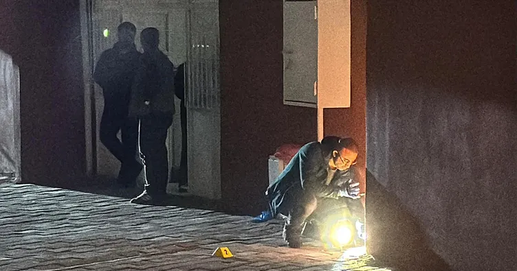 Eşini ve kızını yaraladı, kahvehanede kendini ihbar etti!