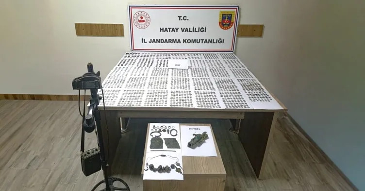 Hatay’da 1988 sikke 17 obje ve 1 heykel ele geçirildi