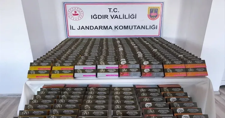 Iğdır’da dev operasyon: Milyonlarca liralık kaçak gübre ve binlerce elektronik sigara! 8 gözaltı