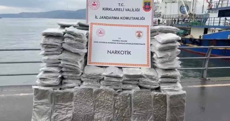 İstanbul açıklarında 200 kilo skunk ele geçirildi