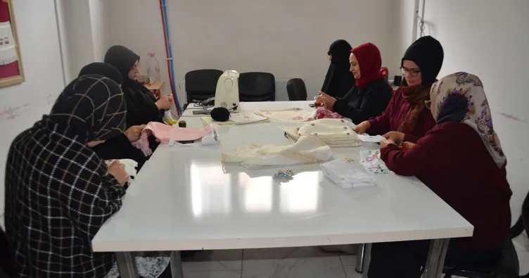 Kadınlar meslek öğreniyor ev ekonomisine destek sağlıyor