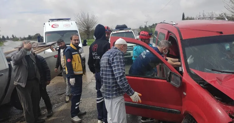 Karaköprü’de 2 otomobil çarpıştı: 3 yaralı