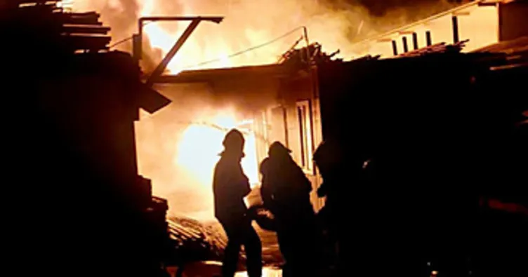 Muğla’da işçi lojmanları yandı