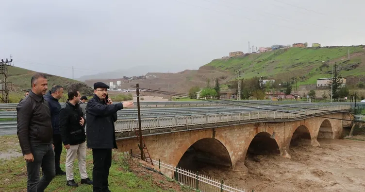 Siirt Valisi Kızılkaya, sel bölgelerinde incelemelerde bulundu