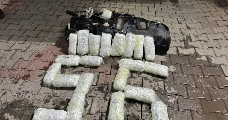 Siirt’te uyuşturucu operasyonu:  9 kilo 700 gram esrar ele geçirildi