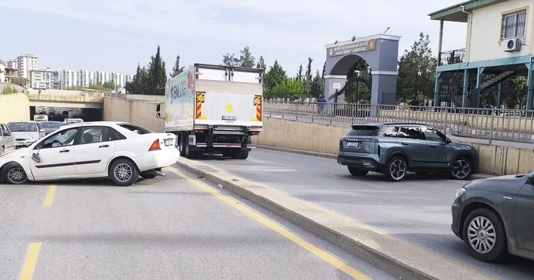 Tarsus’ta trafik kazasında 2 kişi yaralandı