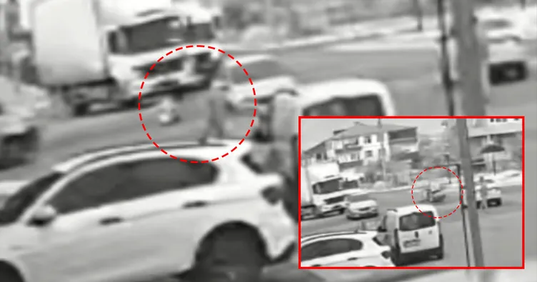 Tekirdağ’da akılalmaz kaza! Motosiklet otomobile ok gibi saplandı: Sürücünün metrelerce savrulduğu anlar kamerada…