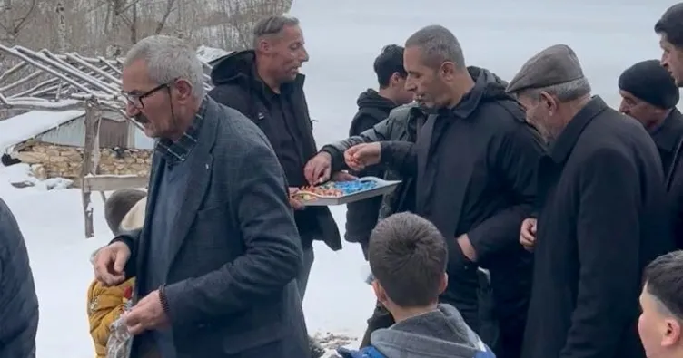 Yüksekova’da asırlık bayramlaşma geleneği yaşatılıyor